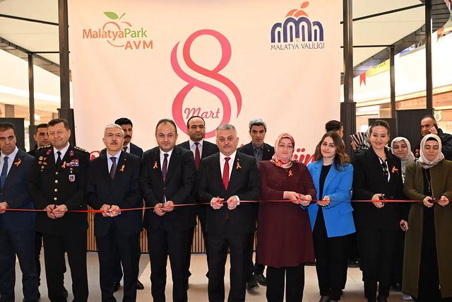 Malatya Valisi Ersin Yazıcı ve Eşi Kadınlar Günü Etkinliklerine Katıldı