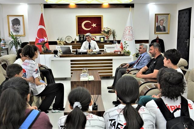 Battalgazi Halk Eğitim Merkezi Spor Kulübü Yıldızlar Taekwondo Şampiyonası'nda Birinci Oldu